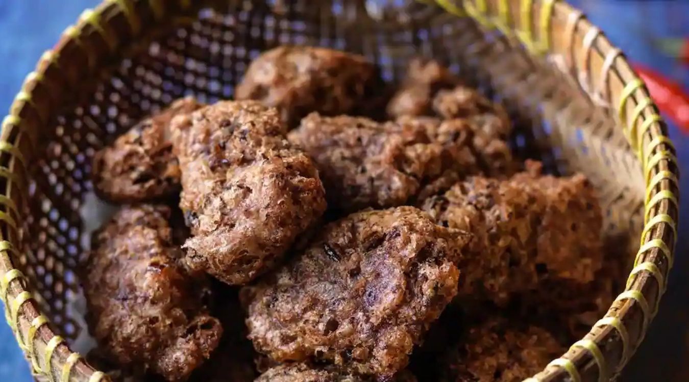 black-gram-fritters-recipe-mat-pe-kyaw-mandalay-baya-kyaw