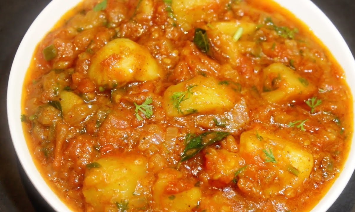 mutton-and-potato-curry-seit-thar-aloo-hin-recipe