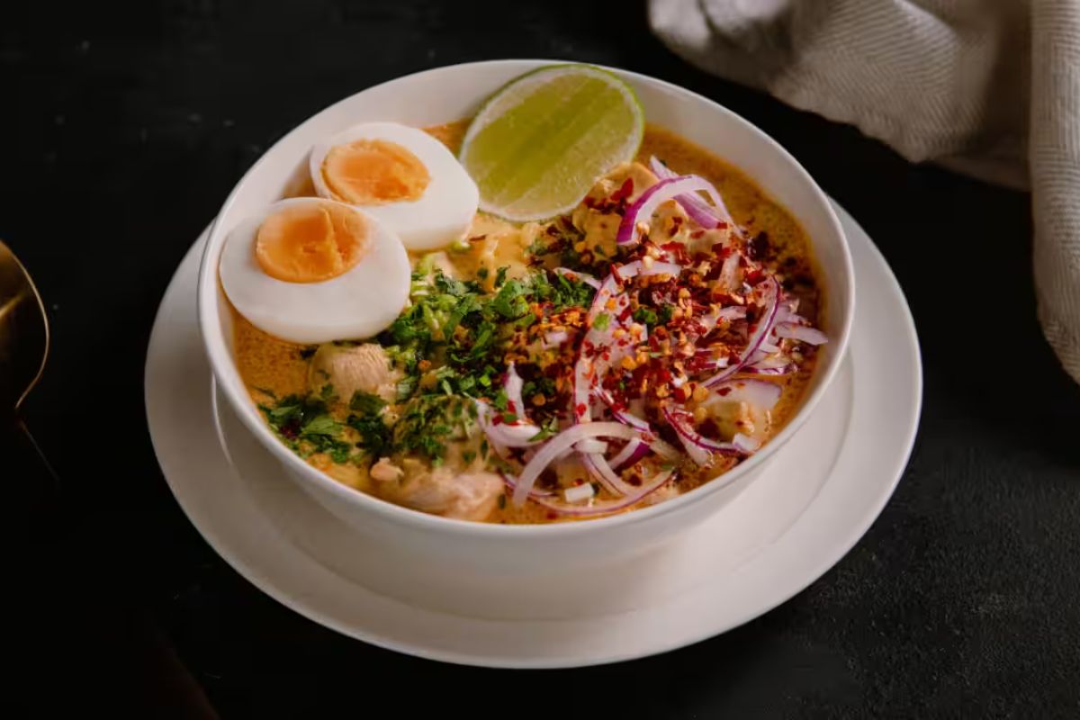 ohn-no-khao-swe-coconut-chicken-noodle-soup-recipe